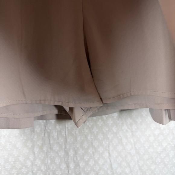 Abercrombie & Fitch Cream‎ Micro Pleated Low Rise Skort - Picture 3 of 5